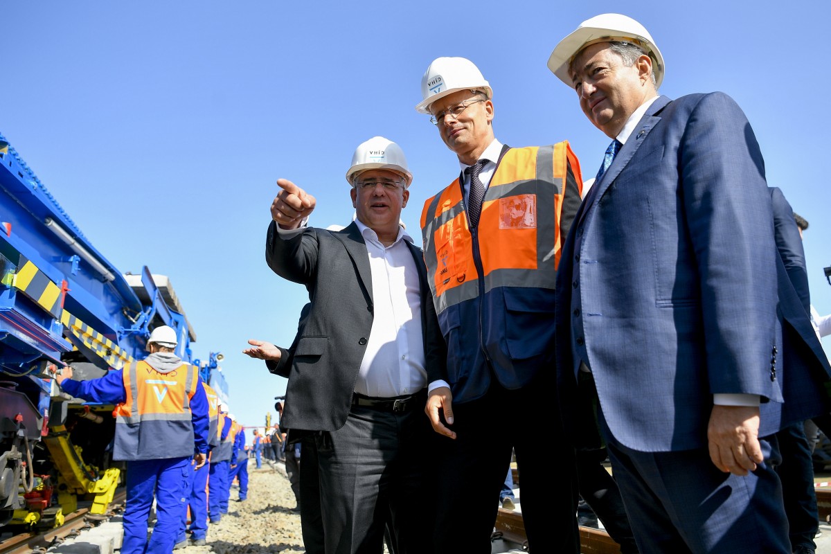 Kósa Lajos, Szijjártó Péter, Mészáros Lőrinc