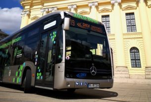 Zöld busz Debrecenben