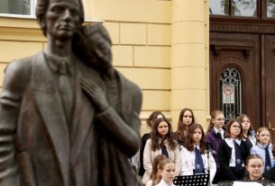 Szeged, Radnóti Miklós Emlékséta, Radnóti Gimnázium, vers, irodalom, kultura