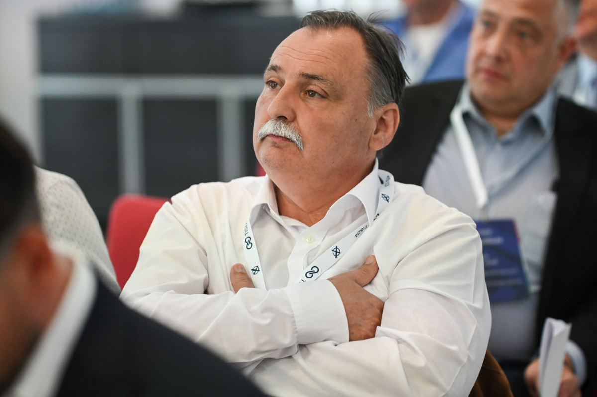 Gajdos László